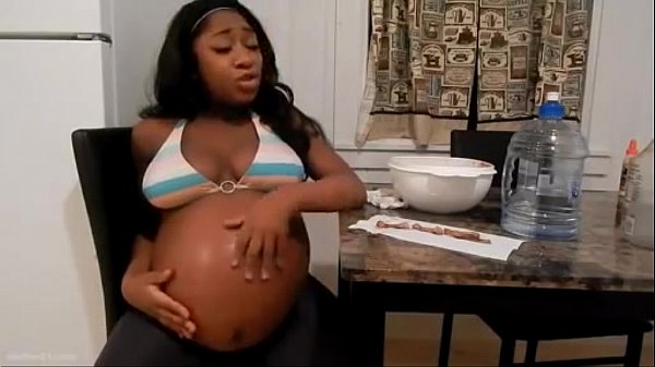 Cute Interracial Pregnancy - Cute black pregnant babe very hungry - Pregnant Porn